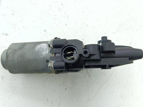 Used Left front window motor HYUNDAI SANTA FÉ II (CM) 2.2 CRDi 4x4 (155 hp) 28885677