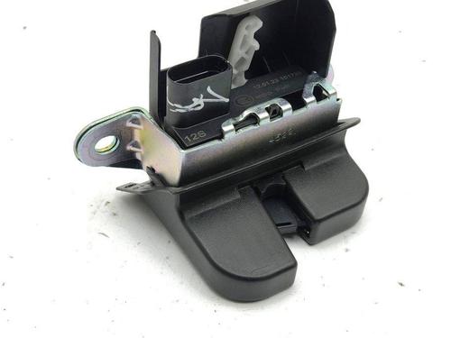 Used Tailgate lock AUDI A1 Sportback (8XA, 8XF) 1.0 TFSI (95 hp) 28881219