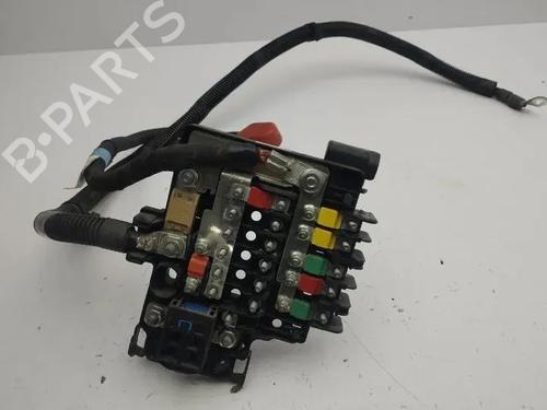 Used Fuse box Fuse box 28862909 28862909