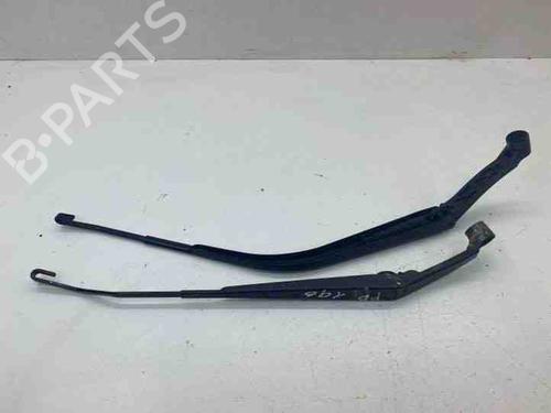 Used Front windshield wiper arm MITSUBISHI OUTLANDER II (CW_W) 2.2 DI-D (177 hp) 28842208