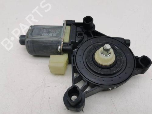Portierruitmotor linksvoor VW TIGUAN (AD1, AX1) 1.5 TSI (131 hp) 28899407