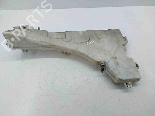 Used Windscreen washer tank BMW X5 (E70) xDrive 30 d (235 hp) 28898016