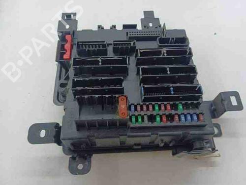 Used Fuse box Fuse box 28850736 28850736