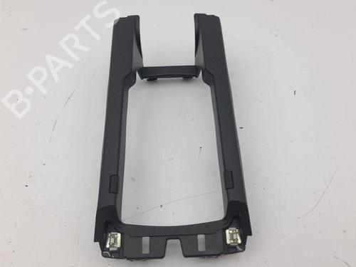 Ander PEUGEOT 2008 II (UD_, US_, UY_, UJ_, UR_, UC_) 1.2 PureTech 130 (USHNS, URHNS) (130 hp) 28879379