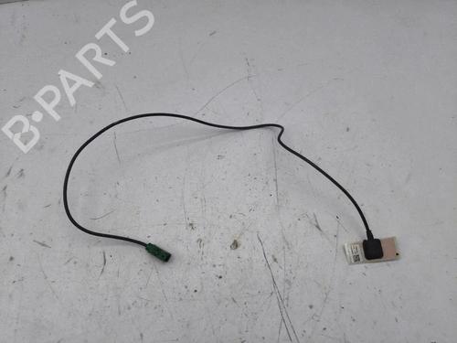 Used Antenna/Base Antenna/Base TESLA MODEL S (5YJS) 85 (388 hp) 40210283 40210283