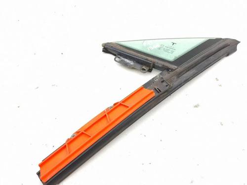 Used Rear right door window Rear right door window 37586172 37586172