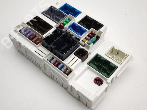 Used Fuse box Fuse box 36520828 36520828