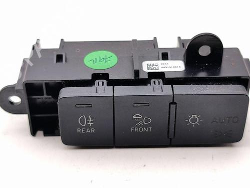 Switch AUDI Q3 (F3B) 35 TFSI | BP29976056I30