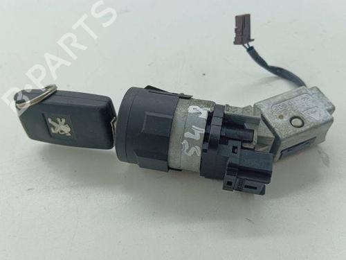 Clé de contact PEUGEOT 5008 (0U_, 0E_) 1.6 HDi (112 hp) 28851182