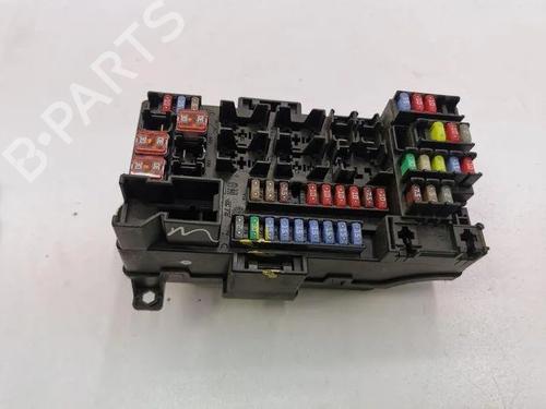 Used Fuse box Fuse box 28848522 28848522