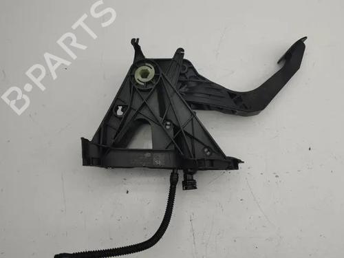 Used Clutch pedal SKODA OCTAVIA I (1U2) 2.0 (116 hp) 28862525