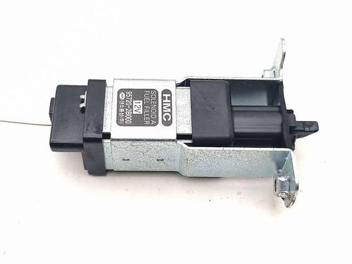 Fuel door actuator HYUNDAI SANTA FÉ II (CM) 2.2 CRDi GLS 4x4 | BP30107415E18 