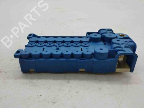 Used Fuse box BMW X5 (E53) 4.4 i (320 hp) 28877691