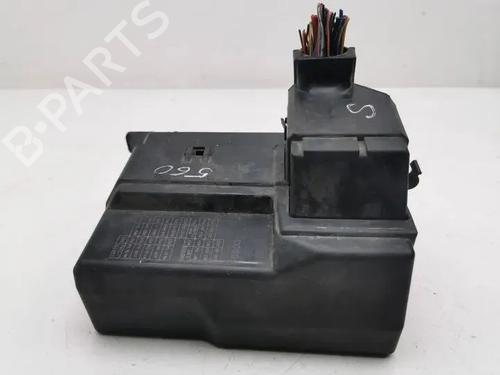 Used Fuse box Fuse box 28851556 28851556