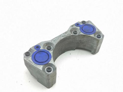 Used Gearbox mount Gearbox mount LAND ROVER RANGE ROVER VELAR (L560) 2.0 D200 MHEV 4x4 (204 hp) 40247735 40247735