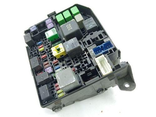 Used Fuse box MITSUBISHI OUTLANDER II (CW_W) 2.2 DI-D 4WD (156 hp) 28847677