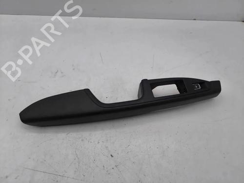 Used Rear left exterior door handle Rear left exterior door handle 33923018 33923018