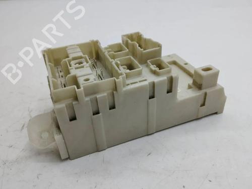 Fuse box TOYOTA RAV 4 II (_A2_) 2.0 4WD (ACA21, ACA20) | BP33228211E1 - Image 2