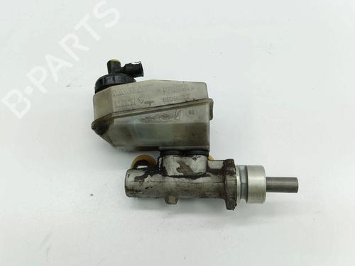 Used Brake master cylinder RENAULT MEGANE I (BA0/1_) 1.6 16V (BA04, BA0B, BA11, BA1J, BA16, BA19, BA1K, BA1V,... (107 hp) 28903668
