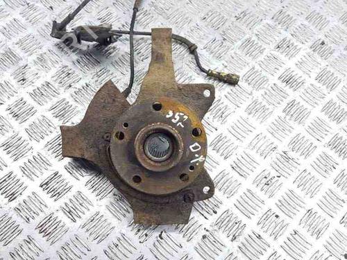 Used Right front steering knuckle RENAULT ESPACE III (JE0_) 2.0 (JE0A) (114 hp) 28890446