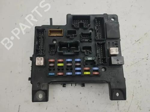 Used Fuse box Fuse box 28860533 28860533