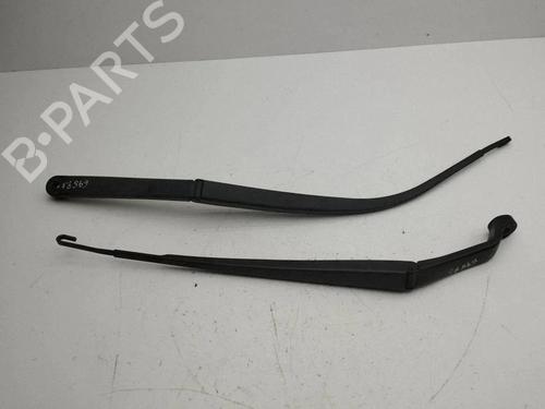 Used Rear windshield wiper arm Rear windshield wiper arm 37289967 37289967