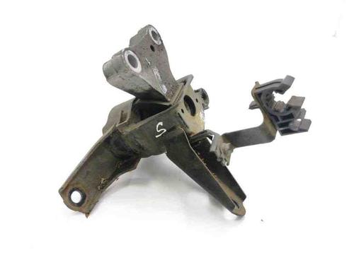 Used Engine mount TOYOTA AURIS (_E18_) 1.4 D-4D (NDE180_, NDE180R) (90 hp) 28903337