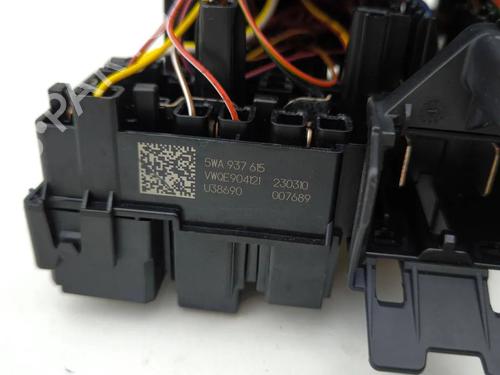 Fuse box SKODA ENYAQ iV Coupe (5AC) RS | BP36200172E1 - Image 8