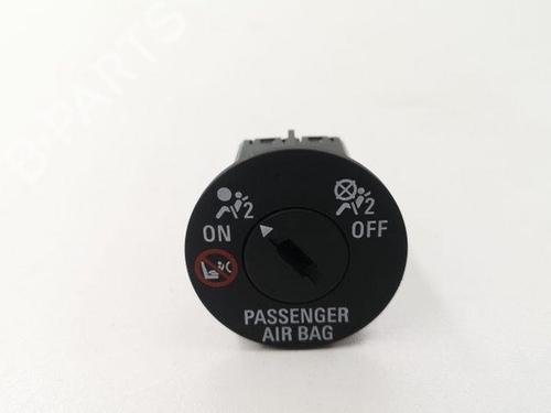Used Switch OPEL MOKKA / MOKKA X (J13) 1.7 CDTI (_76) (131 hp) 28870030