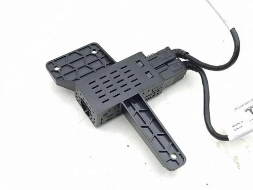 Electronic module TESLA MODEL S (5YJS) 70D AWD | BP37685648M83 - Image 4