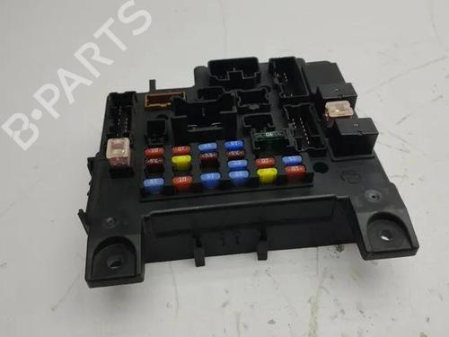 Used Fuse box CITROËN C-CROSSER (VU_, VV_) 2.2 HDi (156 hp) 28850184