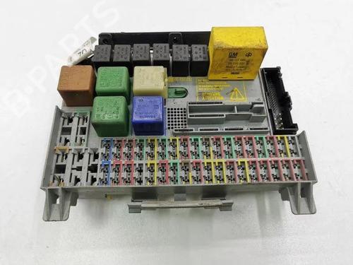 Used Fuse box Fuse box 28848533 28848533