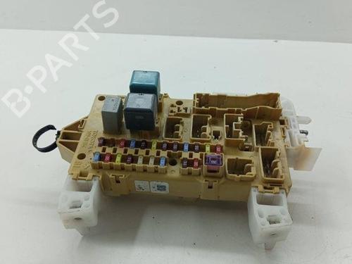 Used Fuse box TOYOTA COROLLA Verso (_E12_) 2.0 D-4D (CDE120_, CDE120R) (90 hp) 28844908