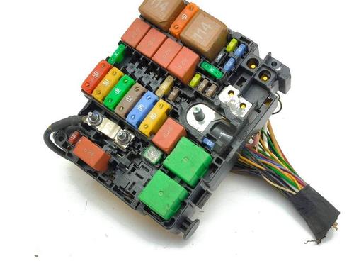 Fuse box PEUGEOT 2008 II (UD_, US_, UY_, UJ_, UR_, UC_) 1.2 PureTech 130 (USHNS, URHNS) | BP28879443E1 