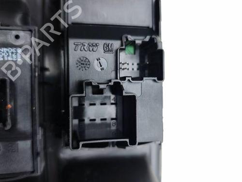 Interrupteur de vitre avant droite OPEL MOKKA / MOKKA X (J13) 1.4 (_76) | BP29510084I26