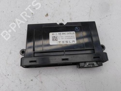 Used Electronic module Electronic module TESLA MODEL S (5YJS) 85 (388 hp) 40210331 40210331