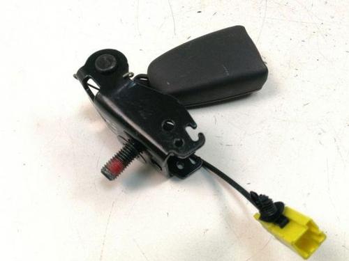 Used Seat buckle VOLVO V70 II (285) D5 (163 hp) 28866761