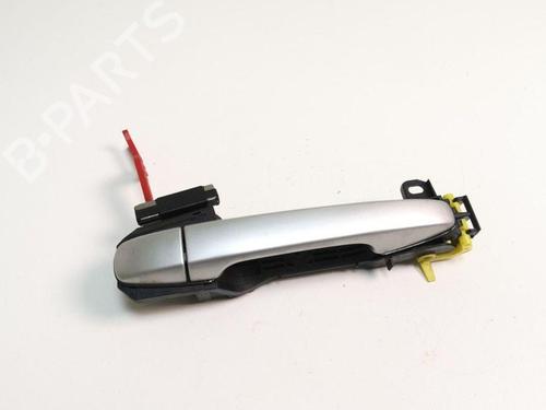 Used Rear right exterior door handle TOYOTA COROLLA Verso (ZER_, ZZE12_, R1_) 2.2 D-4D (AUR10_, AUR10R) (136 hp) 28887139
