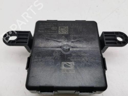 Used Electronic module AUDI A3 Sportback (8VA, 8VF) 1.0 TFSI (115 hp) 28899983