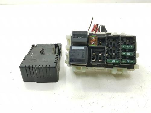 Used Fuse box Fuse box 33252761 33252761