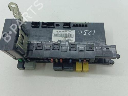 Used Fuse box MERCEDES-BENZ C-CLASS (W203) C 270 CDI (203.016) (170 hp) 28843307