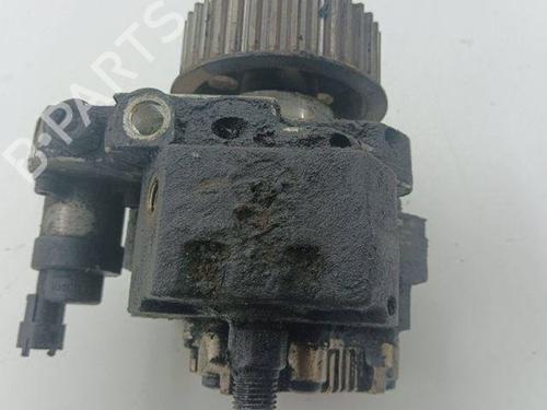 Used Fuel pump CHRYSLER VOYAGER II (ES) 2.5 TD (118 hp) 28853893