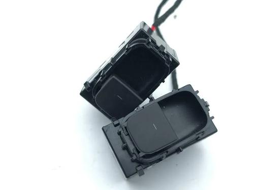Left front window switch TESLA MODEL Y (5YJY) EV Rear-Wheel Drive | BP33261005I27 - Image 2