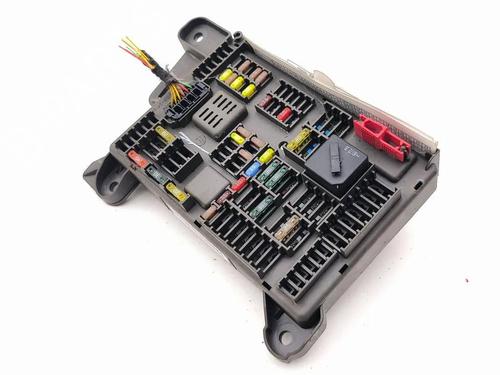 Used Fuse box Fuse box 33257250 33257250