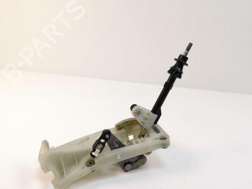 Used Gear lever NISSAN X-TRAIL I (T30) 2.2 dCi 4x4 (136 hp) 28866321
