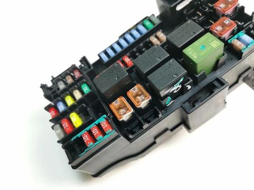 Fuse box CHEVROLET TRAX 1.7 TD | BP28875227E1 - Image 5