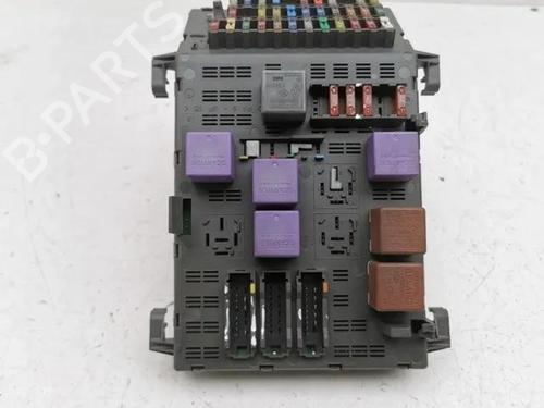 Used Fuse box RENAULT LAGUNA I (B56_, 556_) 2.0 (B56C/H/N) (113 hp) 28844505