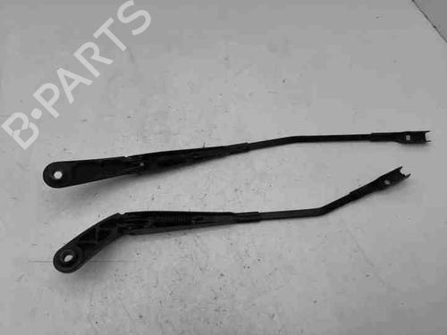 Used Front windshield wiper arm AUDI A1 Sportback (8XA, 8XF) 1.0 TFSI (95 hp) 28857453