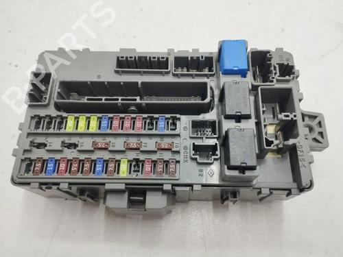 Used Fuse box Fuse box 33251655 33251655