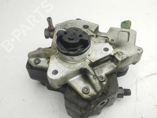 Used Fuel pump VOLVO S80 I (184) D5 (163 hp) 28842711